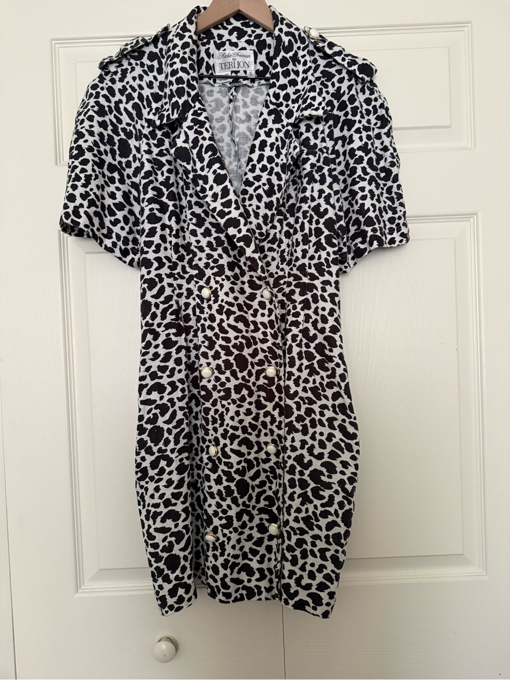 Rickie Freeman for Terri Jon Black & White Leopard Print Short Sleeve Dress